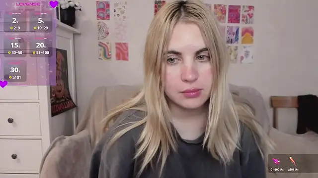 Snapshot of pawpaws chatting on 02/12/25, 09:42 pawpaws online show from 02/12/25, 09:42