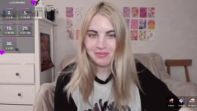 Snapshot of pawpaws chatting on 03/06/25, 03:24 pawpaws online show from 03/06/25, 03:24