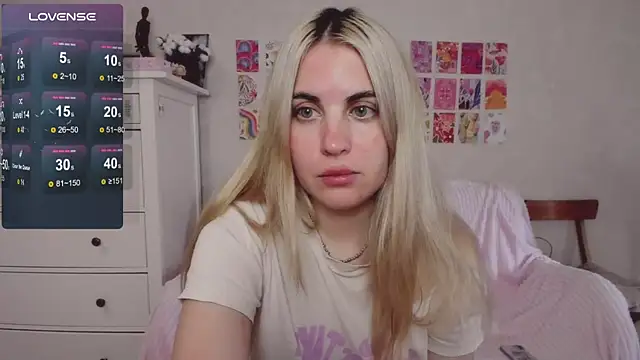 Snapshot of pawpaws chatting on 10/02/25, 08:32 pawpaws online show from 10/02/25, 08:32