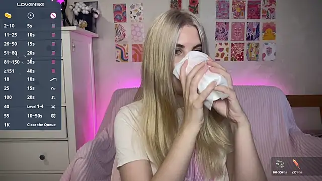 Snapshot of pawpaws chatting on 10/09/25, 06:33 pawpaws online show from 10/09/25, 06:33