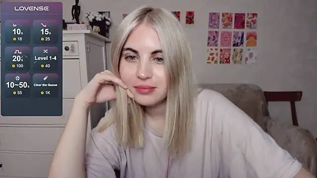 Snapshot of pawpaws chatting on 10/16/25, 04:19 pawpaws online show from 10/16/25, 04:19