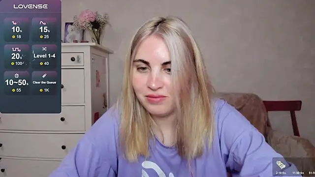 Snapshot of pawpaws chatting on 10/20/25, 11:10 pawpaws online show from 10/20/25, 11:10