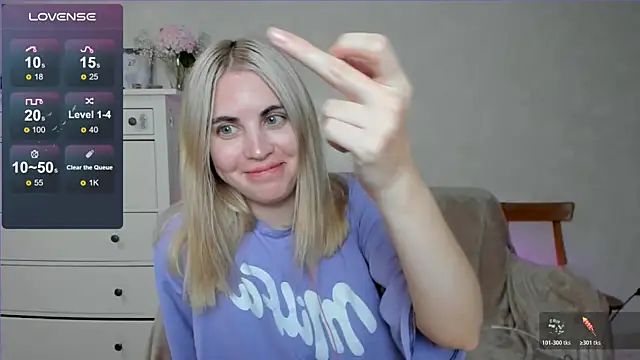 Snapshot of pawpaws chatting on 10/22/25, 08:58 pawpaws online show from 10/22/25, 08:58