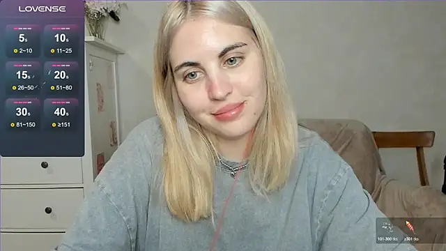 Snapshot of pawpaws chatting on 10/26/25, 10:32 pawpaws online show from 10/26/25, 10:32