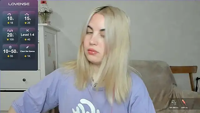 Snapshot of pawpaws chatting on 10/30/25, 09:00 pawpaws online show from 10/30/25, 09:00