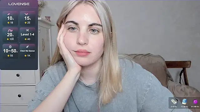 Snapshot of pawpaws chatting on 11/02/25, 03:25 pawpaws online show from 11/02/25, 03:25