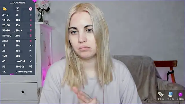 Snapshot of pawpaws chatting on 11/12/25, 07:31 pawpaws online show from 11/12/25, 07:31