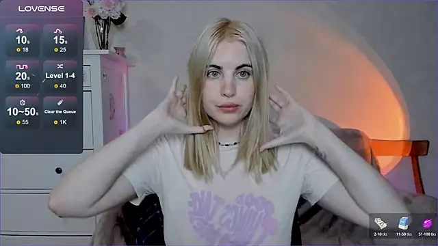 Snapshot of pawpaws chatting on 11/13/25, 08:46 pawpaws online show from 11/13/25, 08:46