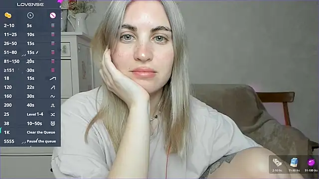 Snapshot of pawpaws chatting on 12/05/25, 06:44 pawpaws online show from 12/05/25, 06:44