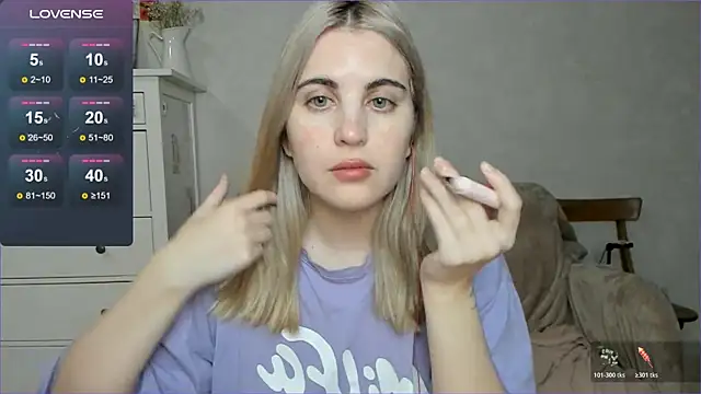 Snapshot of pawpaws chatting on 12/15/25, 07:23 pawpaws online show from 12/15/25, 07:23