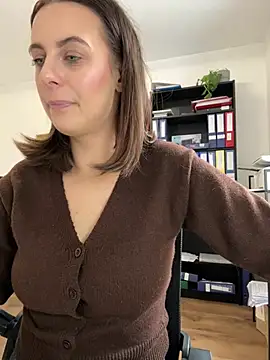 Snapshot of Hii_Lolla chatting on 02/05/26, 09:03 Hii Lolla online show from 02/05/26, 09:03