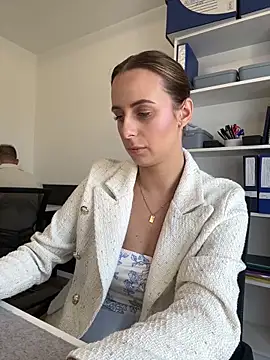 Hii Lolla online show from 04/28/26, 09:14