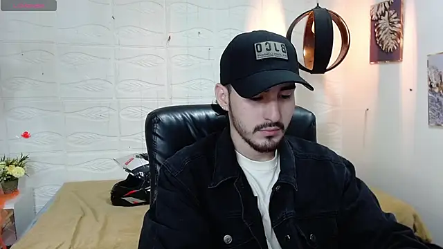 Snapshot of DmitriSanders chatting on 12/18/24, 08:25 DmitriSanders online show from 12/18/24, 08:25