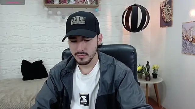 Snapshot of DmitriSanders chatting on 01/27/25, 09:33 DmitriSanders online show from 01/27/25, 09:33