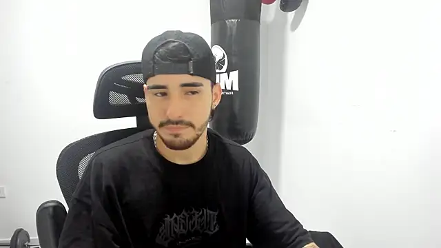 Snapshot of DmitriSanders chatting on 09/09/25, 10:31 DmitriSanders online show from 09/09/25, 10:31