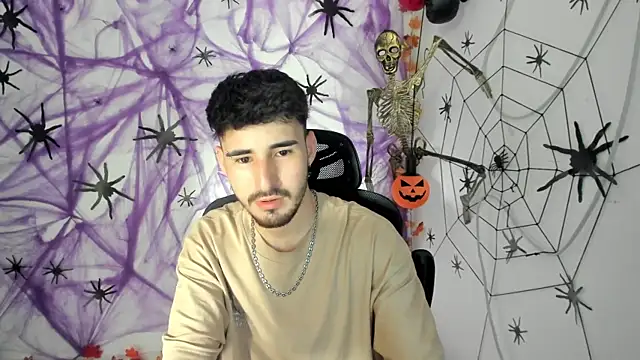 Snapshot of DmitriSanders chatting on 09/28/25, 07:52 DmitriSanders online show from 09/28/25, 07:52