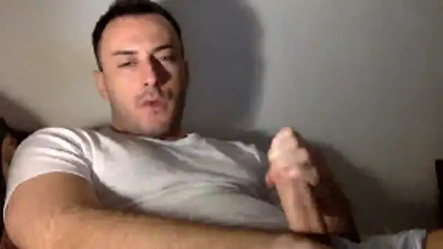 Snapshot of mainnrd chatting on 10/30/25, 01:07 mainnrd online show from 10/30/25, 01:07