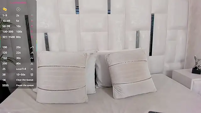 Snapshot of imkrystall chatting on 12/22/25, 09:23 imkrystall online show from 12/22/25, 09:23