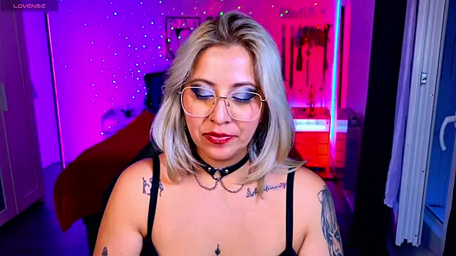 blackwidow s1 online show from 04/18/26, 07:07