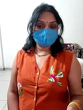 Snapshot of khushikhushi chatting on 10/28/25, 10:19 khushikhushi online show from 10/28/25, 10:19