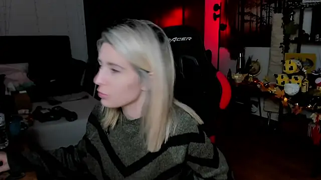 Lisaonthemoon online show from 09/30/25, 06:13