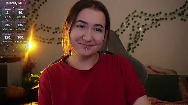 Snapshot of Megan__Hart chatting on 11/10/25, 02:43 Megan Hart online show from 11/10/25, 02:43