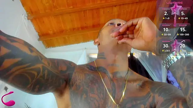 esteveen ortegas  online show from 11/17/25, 04:13