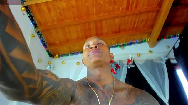 Snapshot of esteveen_ortegas_ chatting on 12/21/25, 10:06 esteveen ortegas online show from 12/21/25, 10:06