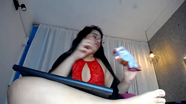 Snapshot of KEYRA-MILLER- chatting on 02/14/25, 07:17 KEYRA-MILLER- online show from 02/14/25, 07:17