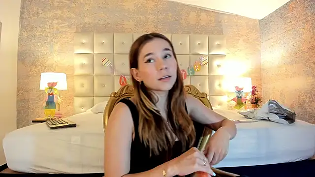 Lezy  online show from 04/22/26, 07:37