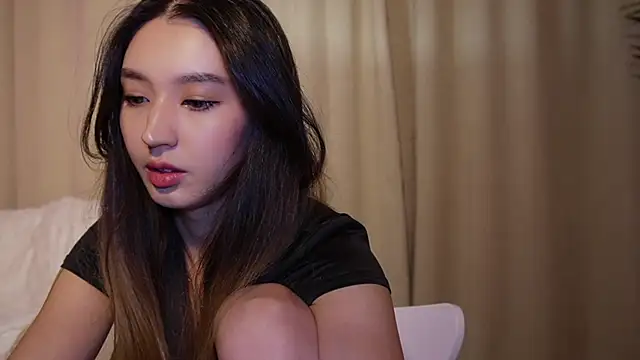 Sarasuo1 online show from 01/31/25, 01:34