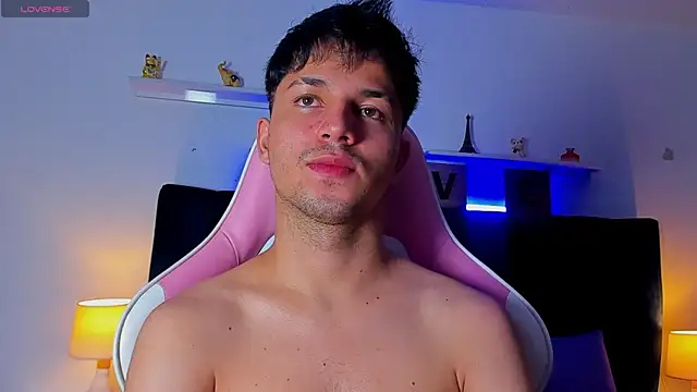 Issac james  online show from 10/14/25, 04:02