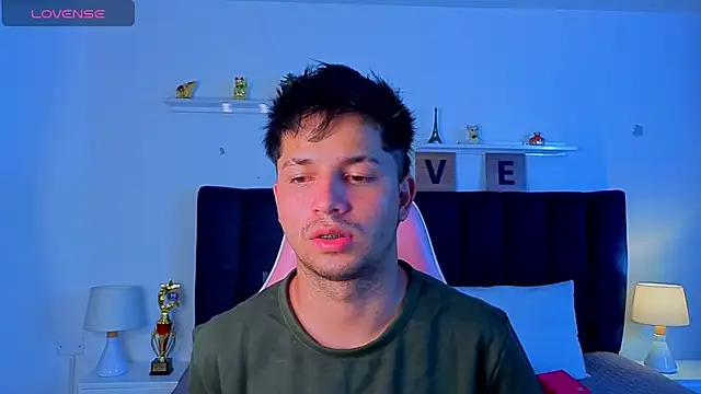 Issac james  online show from 04/15/26, 03:35