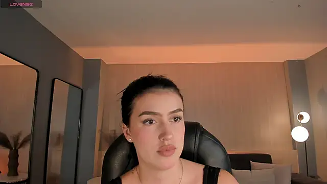 PaulinaSantos  online show from 10/17/25, 08:00