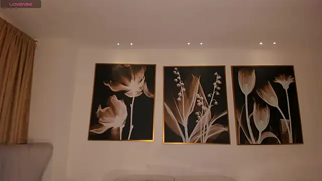 PaulinaSantos  online show from 12/22/25, 08:39