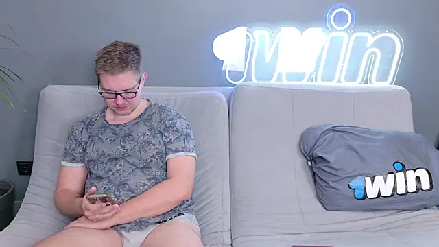 Ksenny online show from 12/29/24, 06:45