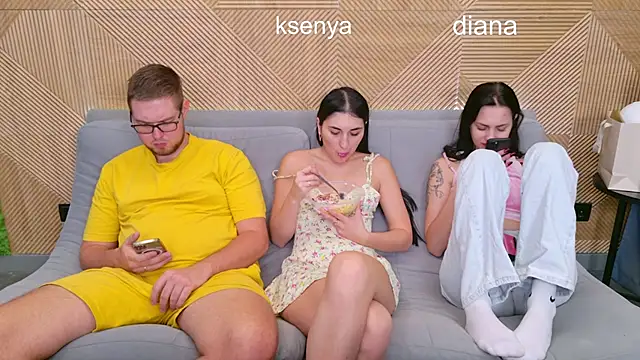 Ksenny online show from 11/11/25, 03:34