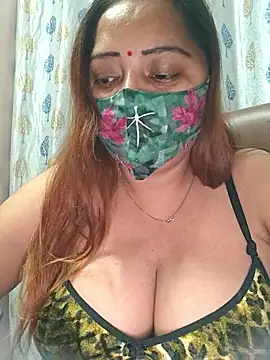 Snapshot of Dianaa9 chatting on 11/05/25, 03:23 Dianaa9 online show from 11/05/25, 03:23