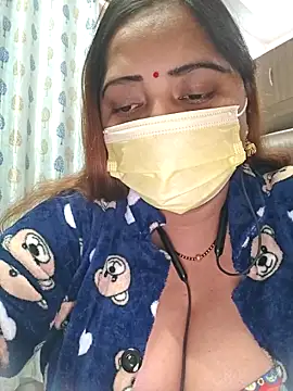 Snapshot of Dianaa9 chatting on 11/17/25, 05:57 Dianaa9 online show from 11/17/25, 05:57