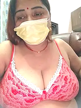 Snapshot of Dianaa9 chatting on 11/18/25, 05:06 Dianaa9 online show from 11/18/25, 05:06