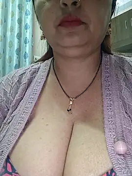 Snapshot of Dianaa9 chatting on 11/27/25, 07:21 Dianaa9 online show from 11/27/25, 07:21