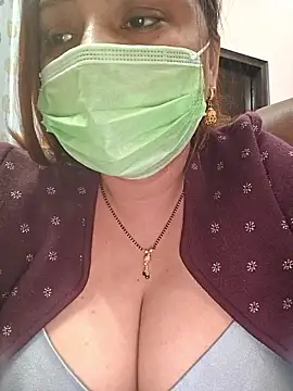 Snapshot of Dianaa9 chatting on 11/28/25, 08:00 Dianaa9 online show from 11/28/25, 08:00