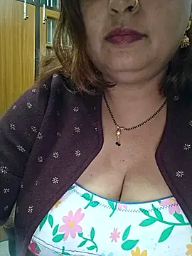 Snapshot of Dianaa9 chatting on 12/01/25, 03:22 Dianaa9 online show from 12/01/25, 03:22