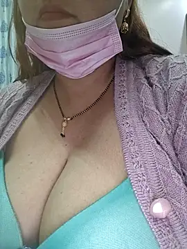 Snapshot of Dianaa9 chatting on 12/03/25, 08:29 Dianaa9 online show from 12/03/25, 08:29