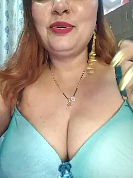 Snapshot of Dianaa9 chatting on 04/29/26, 05:17 Dianaa9 online show from 04/29/26, 05:17