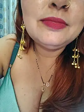 Snapshot of Dianaa9 chatting on 04/29/26, 05:30 Dianaa9 online show from 04/29/26, 05:30