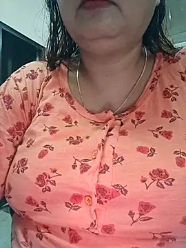 Snapshot of Dianaa9 chatting on 06/07/26, 06:50 Dianaa9 online show from 06/07/26, 06:50