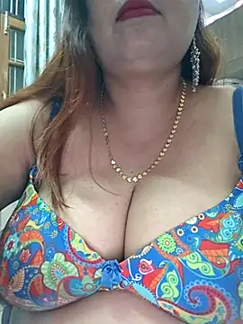 Snapshot of Dianaa9 chatting on 06/11/26, 05:11 Dianaa9 online show from 06/11/26, 05:11
