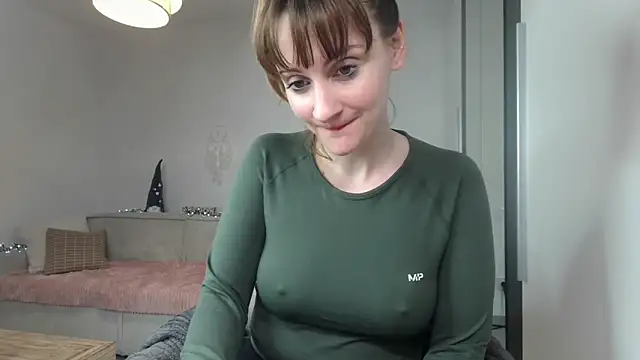 Snapshot of victoirenextdoor chatting on 12/05/24, 09:28 victoirenextdoor online show from 12/05/24, 09:28