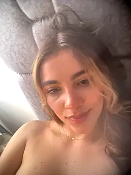 Snapshot of xia_foxxy chatting on 09/21/25, 07:48 xia foxxy online show from 09/21/25, 07:48